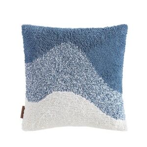 Koolaburra by UGG Kyra Tufted Throw
Pillow
20” x 20”
Brand New with Tags